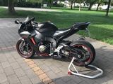 Honda Fireblade CBR1000RR - HONDA CBR 1000 FIREBLADE