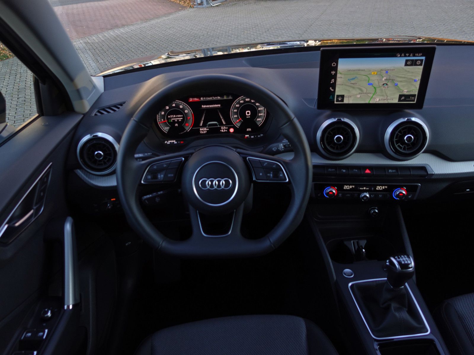 Fahrzeugabbildung Audi Q2 35 TFSI S line Matrix HiFi Kamera AHK ...