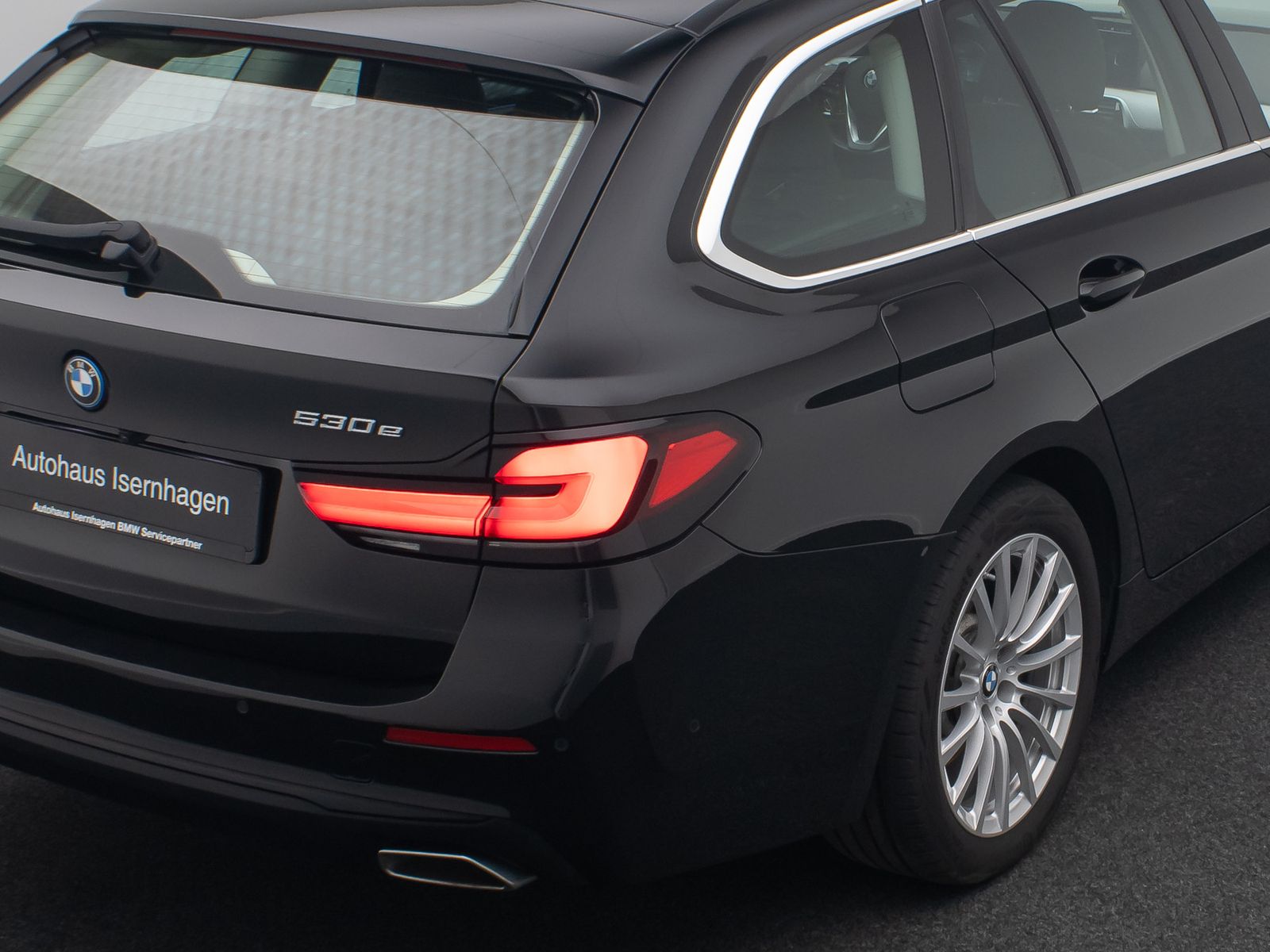 Fahrzeugabbildung BMW 530e xD ACC Laser HUD DAB Kamera 4xKlima Sport