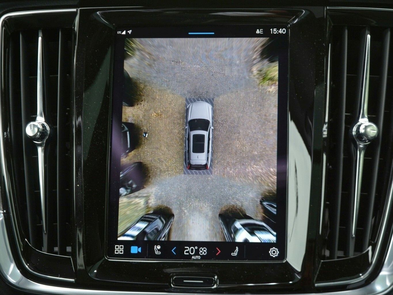 Volvo V90 B4 BENZIN PLUS DARK PANO SELEKT foto 9