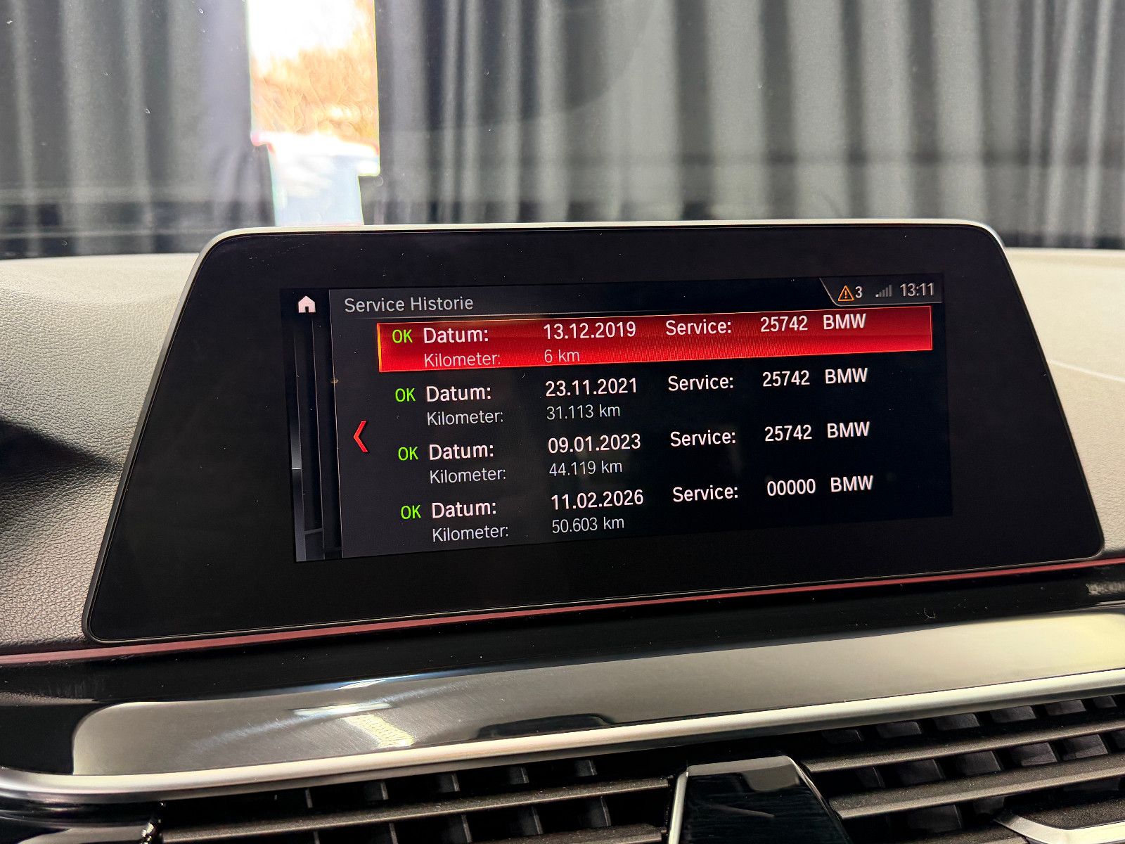 Fahrzeugabbildung BMW BMW 530i Lim xDrive M SPORT|HEAD-UP|360"|NAVI|