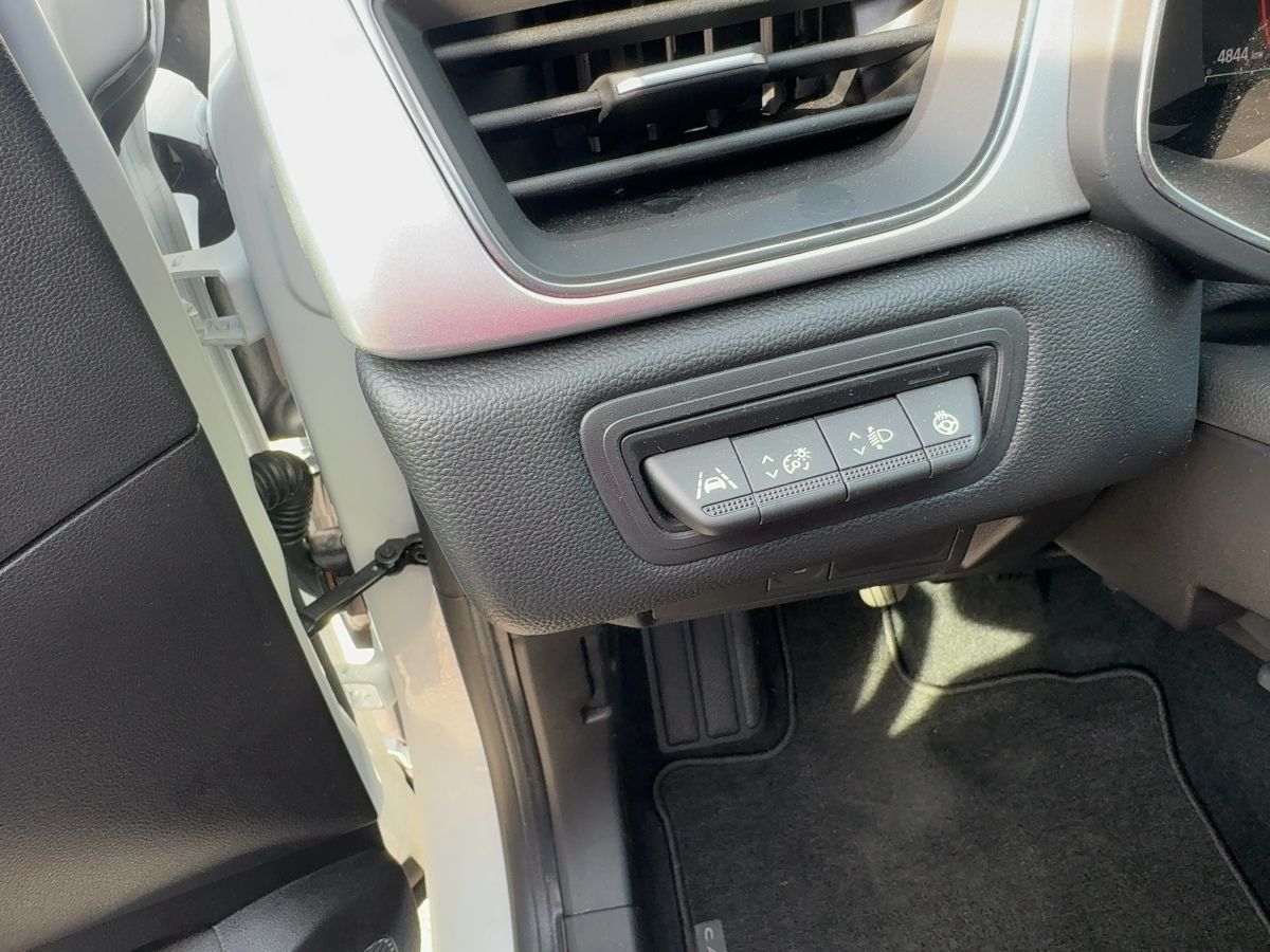 Fahrzeugabbildung Renault Captur Intens TCe 140 Navi 9,3" ACC SHZ Kamera