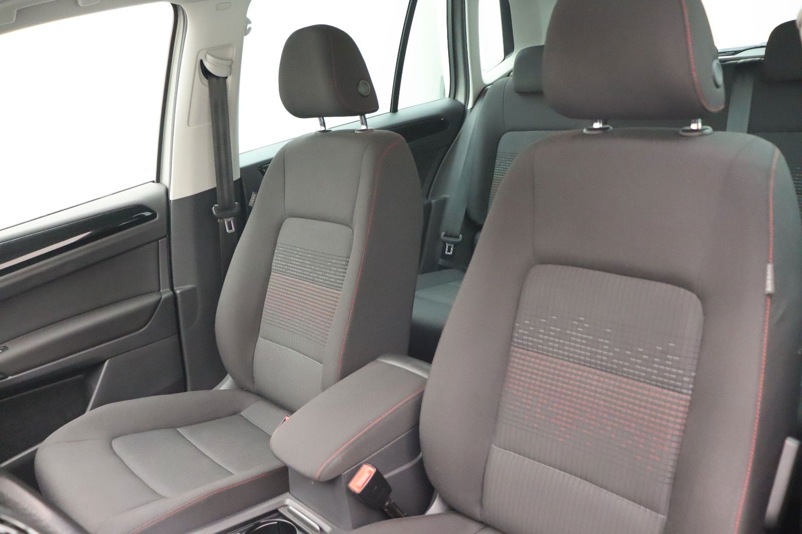 Fahrzeugabbildung Volkswagen Golf VII Sportsvan 1.4 Sound BMT/Start-Stopp