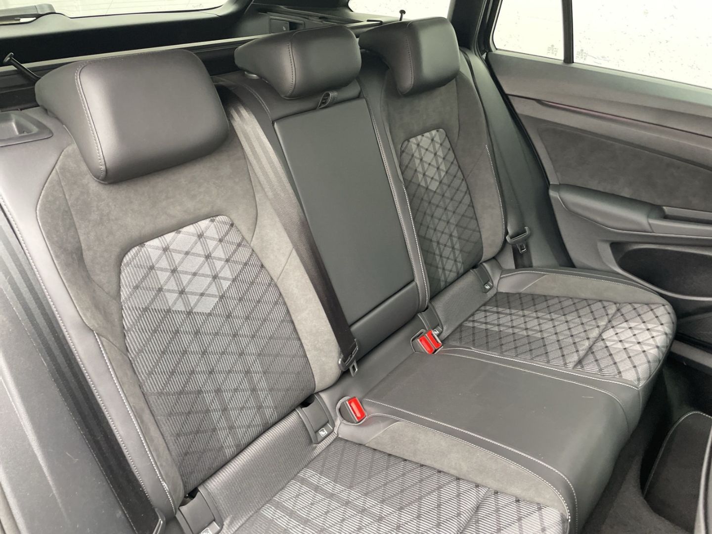 Golf Variant VIII 2.0TDI DSG R-Line AHK/IQ.Light