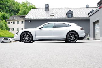 Porsche Taycan Sport Turismo*ACC,BOSE,Chrono,Pano,Perf.+