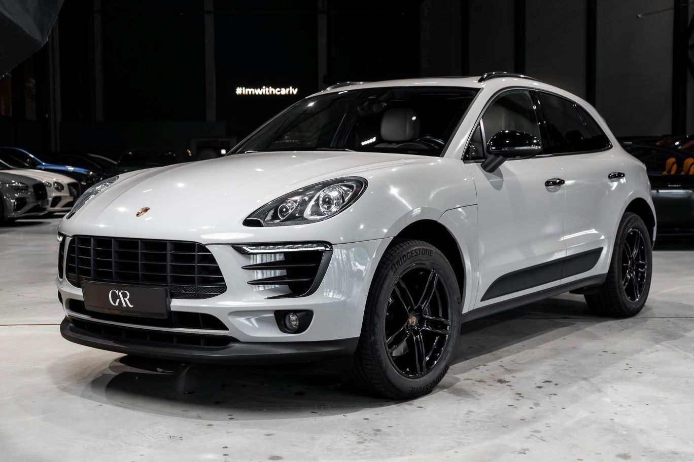 PORSCHE Macan Basis