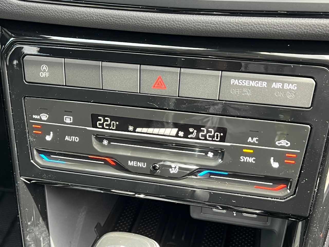 Fahrzeugabbildung Volkswagen T-Cross Life 1.5 TSI DSG *IQ.Light, Ready2Discov