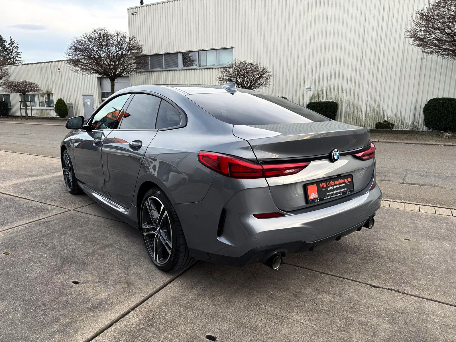 Fahrzeugabbildung BMW 220i Gran Coupé Steptr. M-Sport LED PANO KAM SHZ