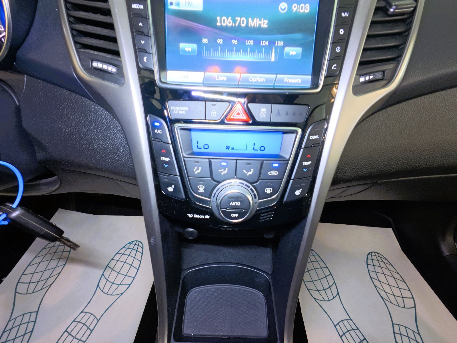 HYUNDAI i30 1.Hand Xenon, Kamera, PDC, Navi, Touch