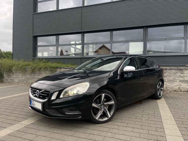 Volvo V60 D5 158kW AWD Aut. R-Design *ACC+Bi.XEN+NAVI*
