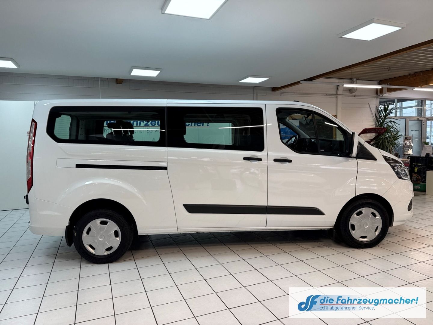Fahrzeugabbildung Ford Transit Custom Tourneo Kombi 320 L2 Trend Dyn. K