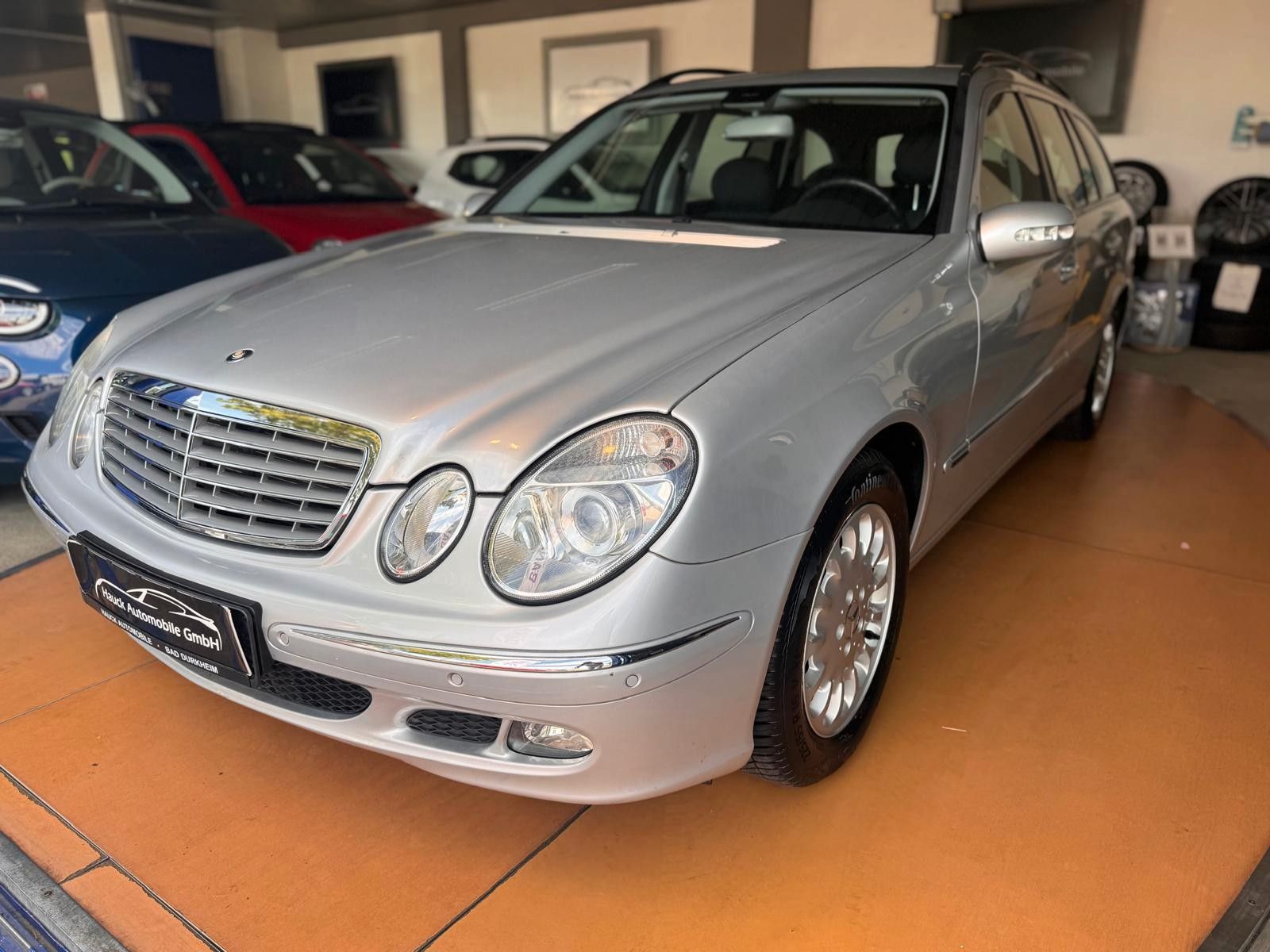 Mercedes-Benz E 200 T-Modell-74 Tkm-Automatih 2. Hand