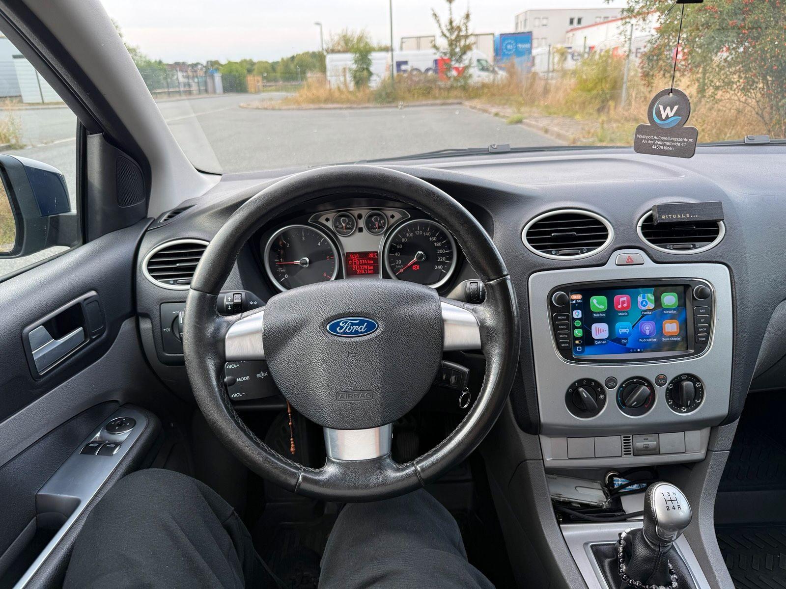 Ford Focus 2009 — photo 10