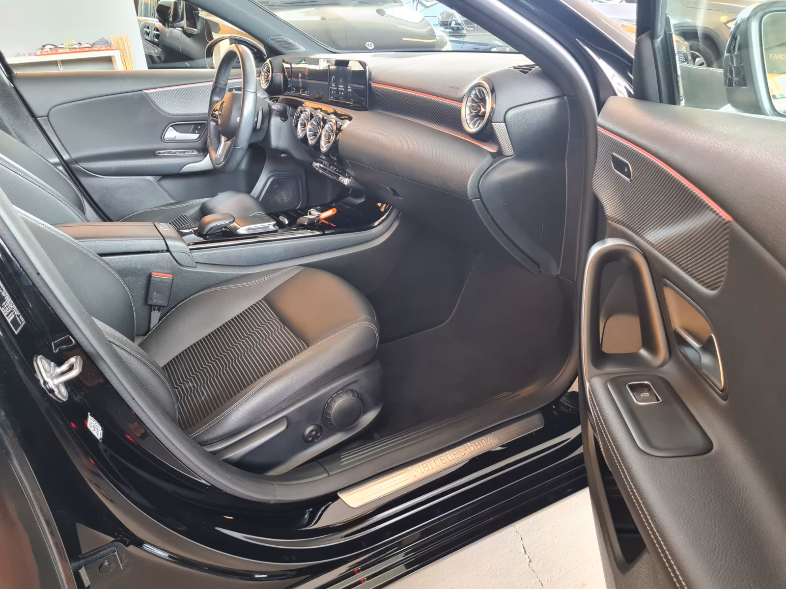 Mercedes-Benz A-Class d Progressive*MBUX+*LED*KeylGo*Ambiente*RFK, миниатюра 9