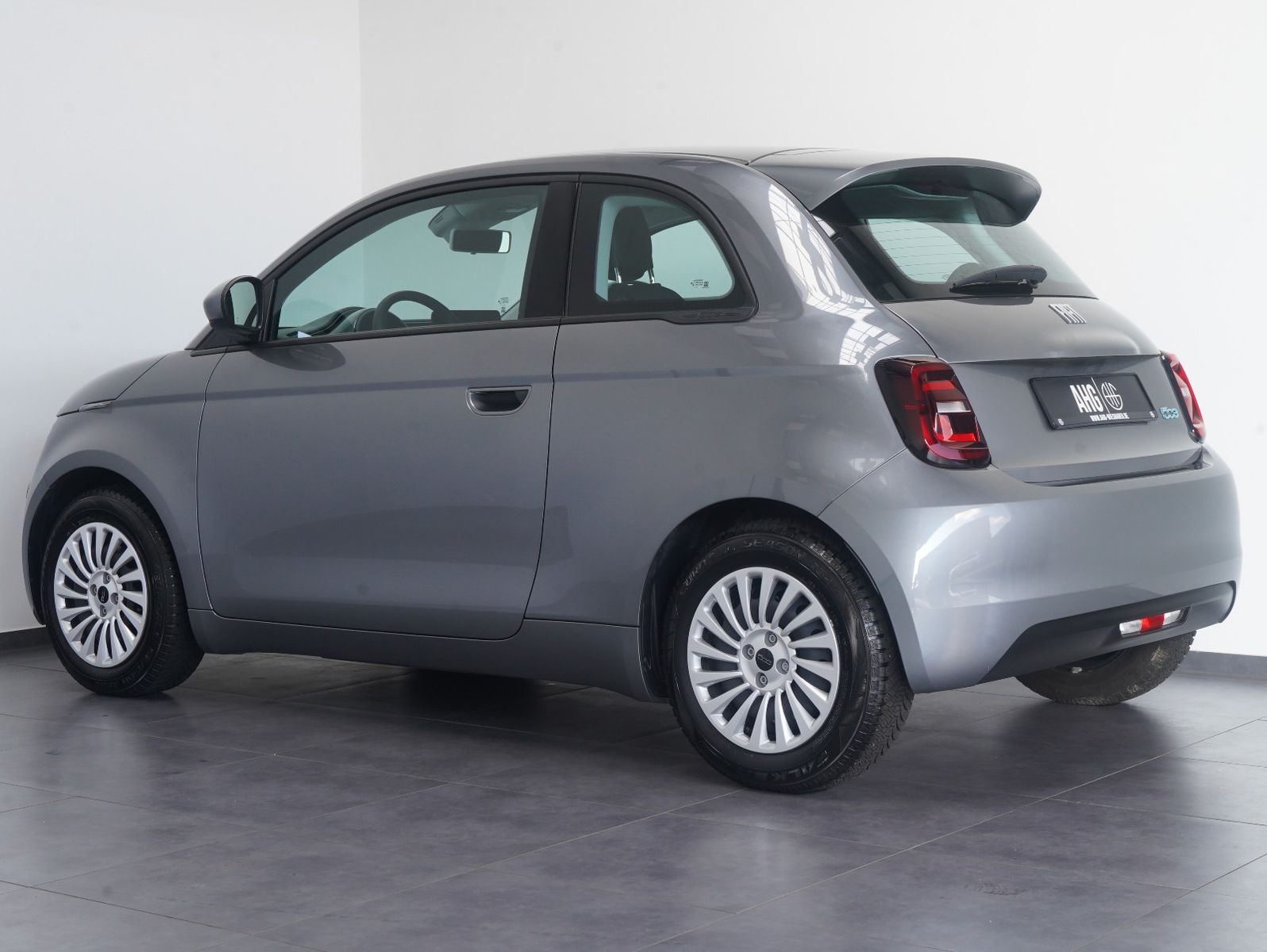 Fahrzeugabbildung Fiat 500e 87KW/42kWh/DC-LADEN/CARPLAY/DAB/SOH