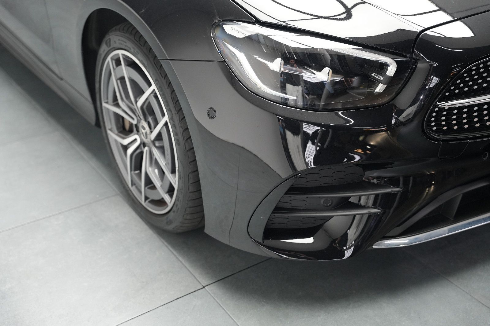 Fahrzeugabbildung Mercedes-Benz E 450 Cabrio AMG/BURMESTER/HUD/AMBIENTE/MASSAGE/