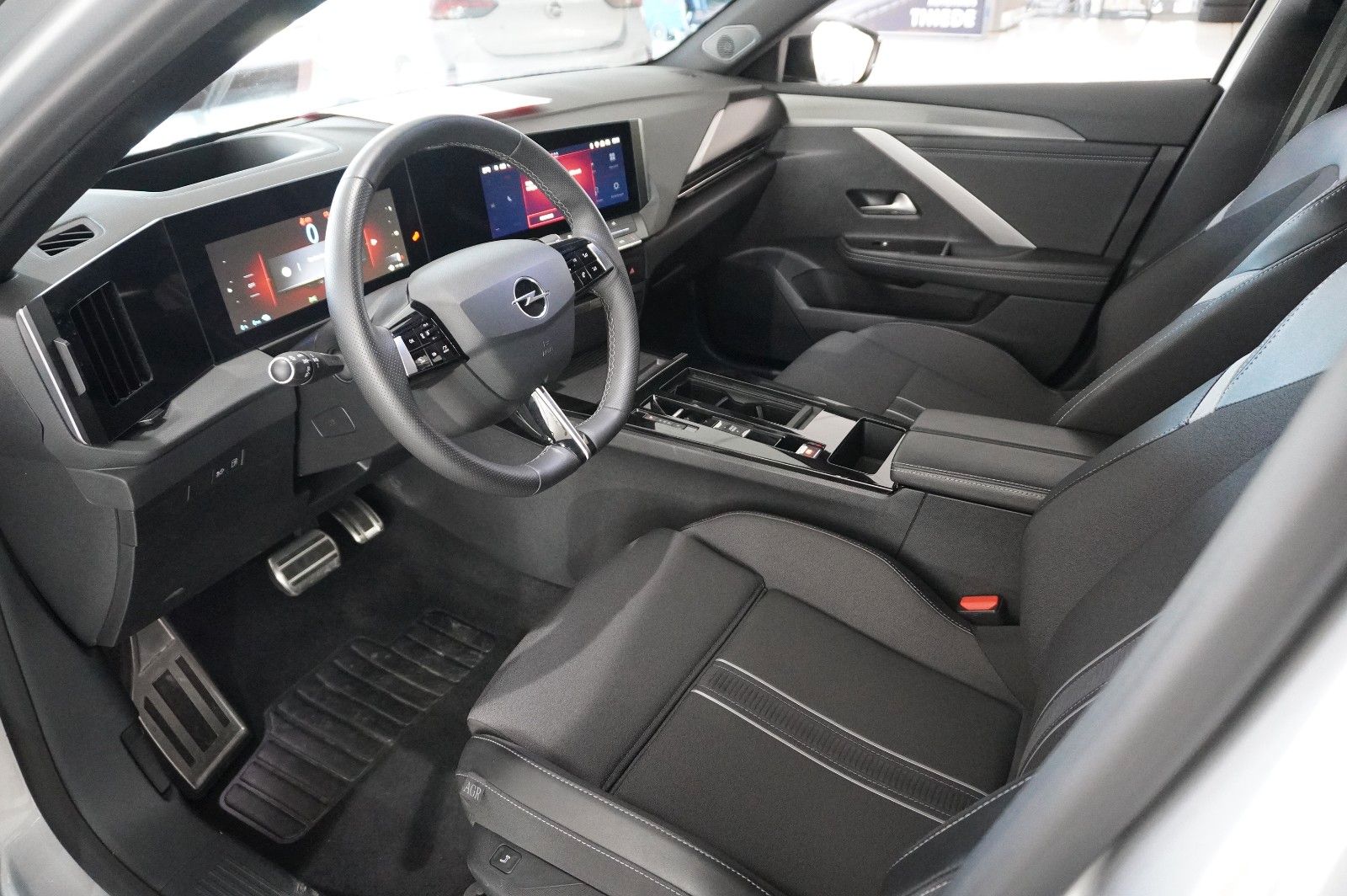 Fahrzeugabbildung Opel Astra L Lim. 1.6 HYBRID GS SPORT NAVI/360°/SPORT