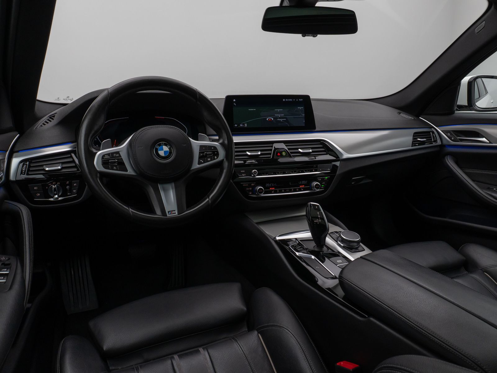 Fahrzeugabbildung BMW 520d Sport Line Kamera Panorama AHK HiFi Alarm
