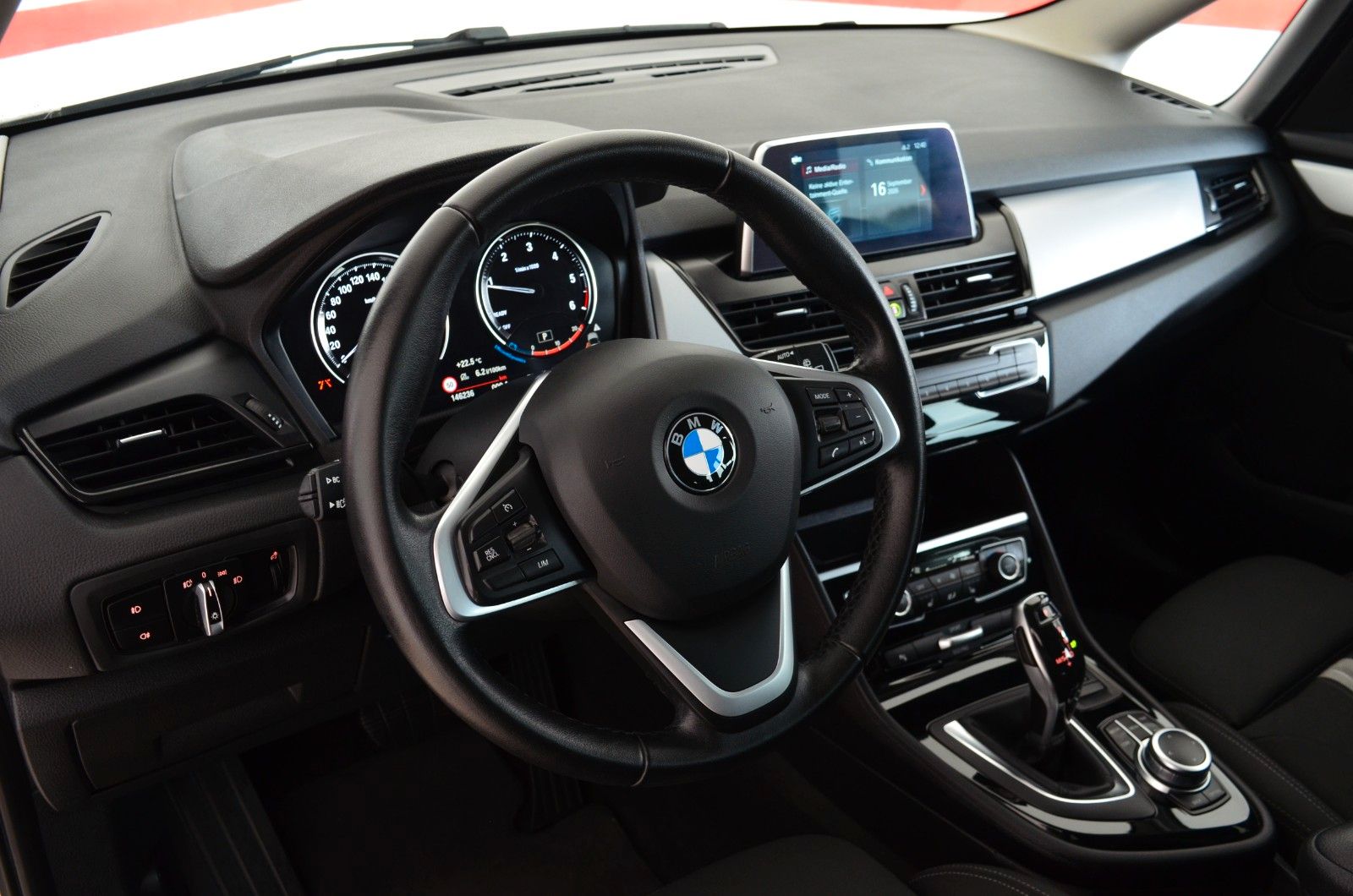 BMW 218 d Gran Tourer | Automatik | LED | Navi | PDC imagem 2