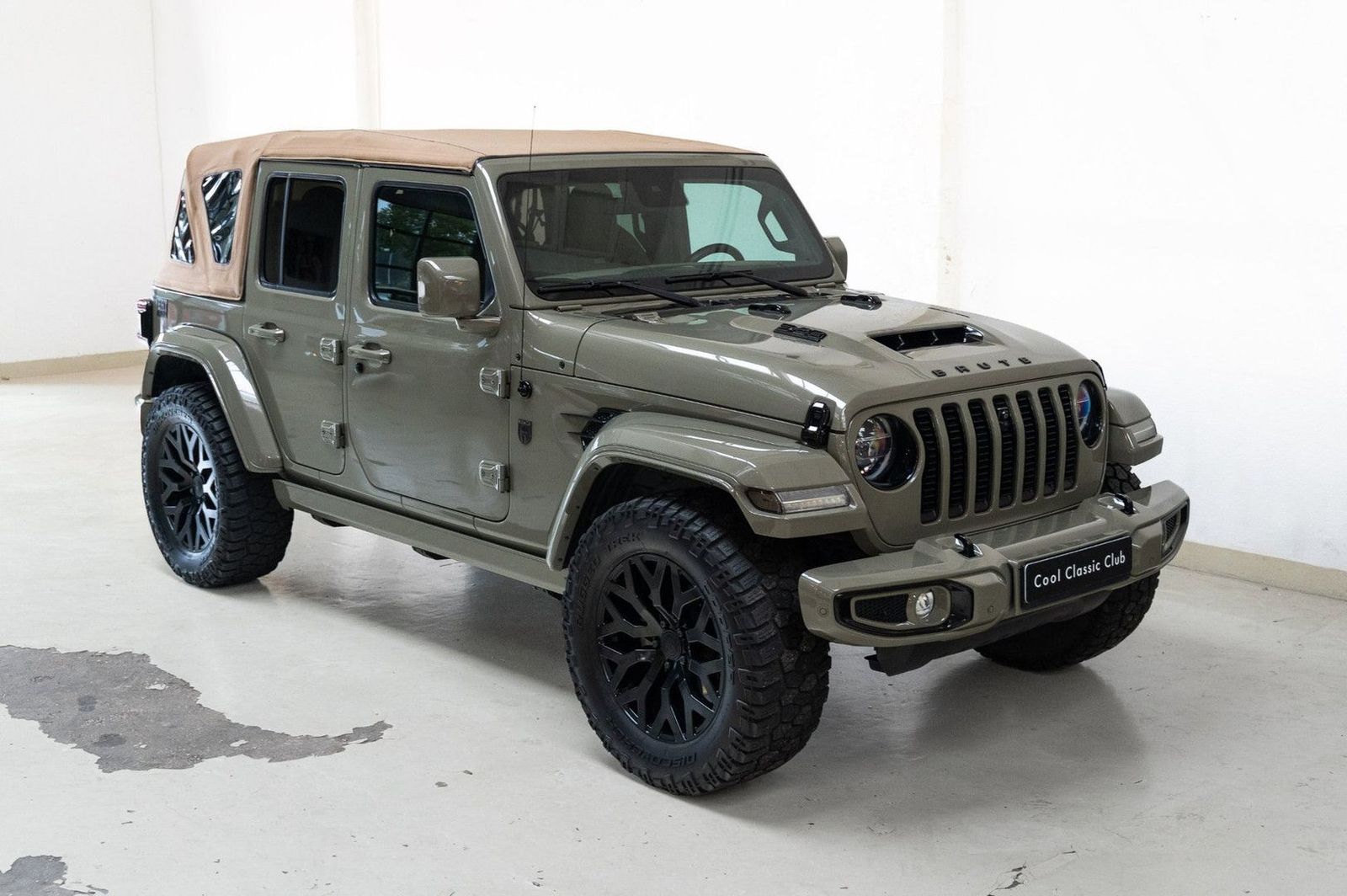 Jeep Wrangler Unlimited 4xe 380 Sahara - BRUTE - Conv imagem 3