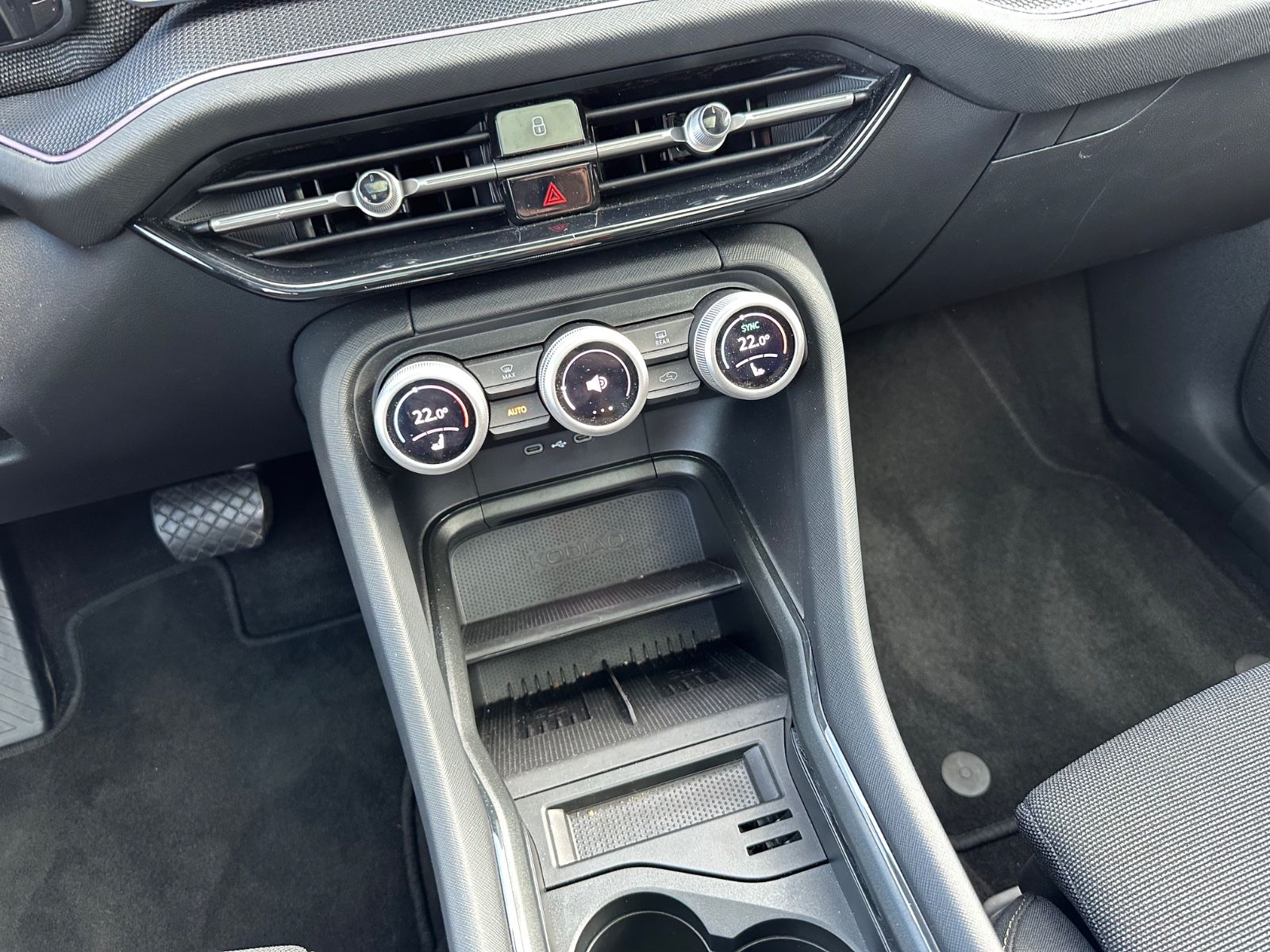 Fahrzeugabbildung SKODA Kodiaq 2.0 TDI 4x4 Selection DSG Pano/AHK/Navi