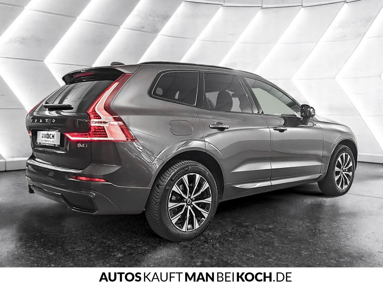 Volvo XC60 B4D AWD Plus Dark ACC AHK PANO STHz 360 H&K foto 5