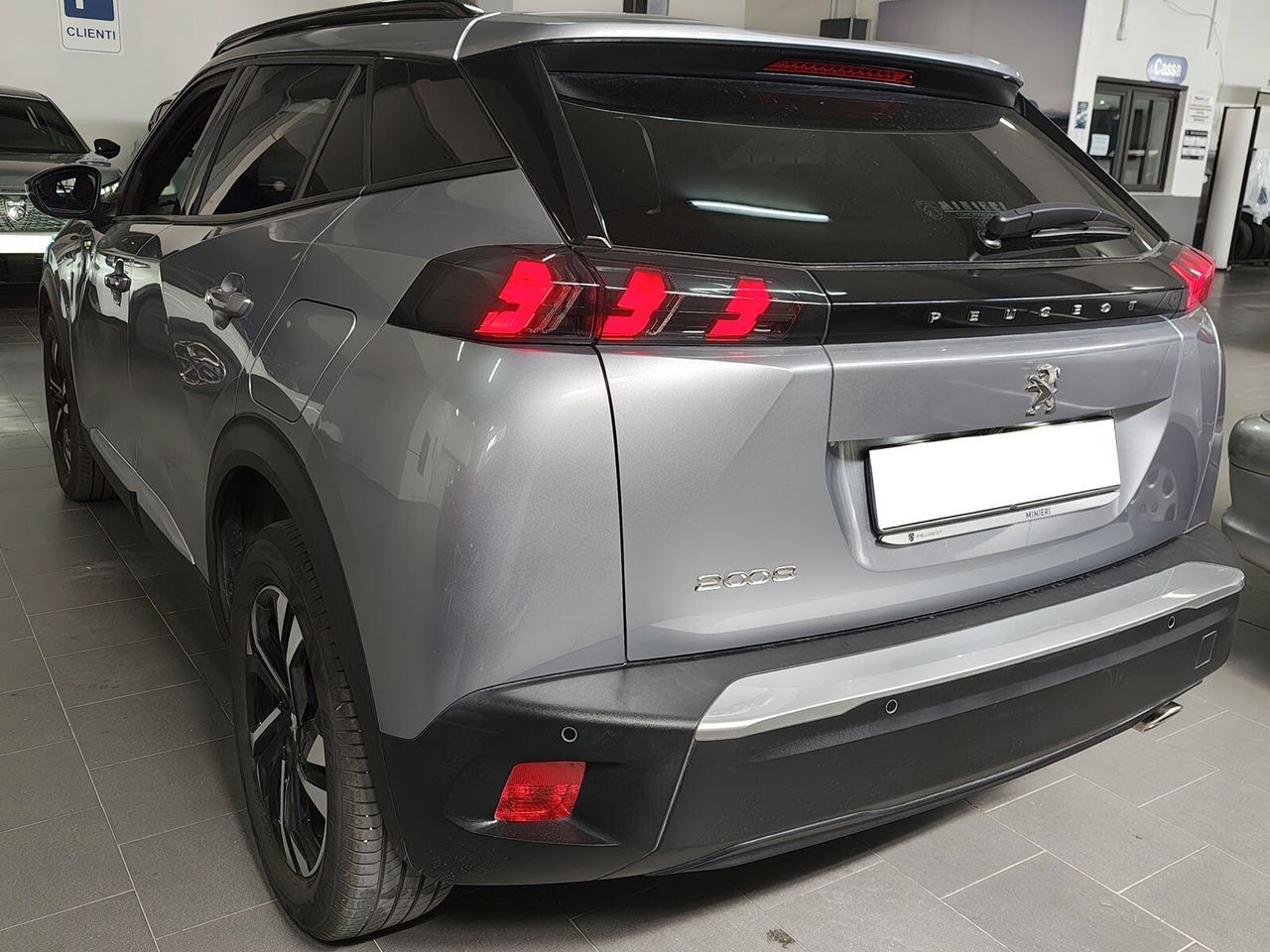 Peugeot 2008 BlueHDi 130 S&S EAT8 Allure imagem 3