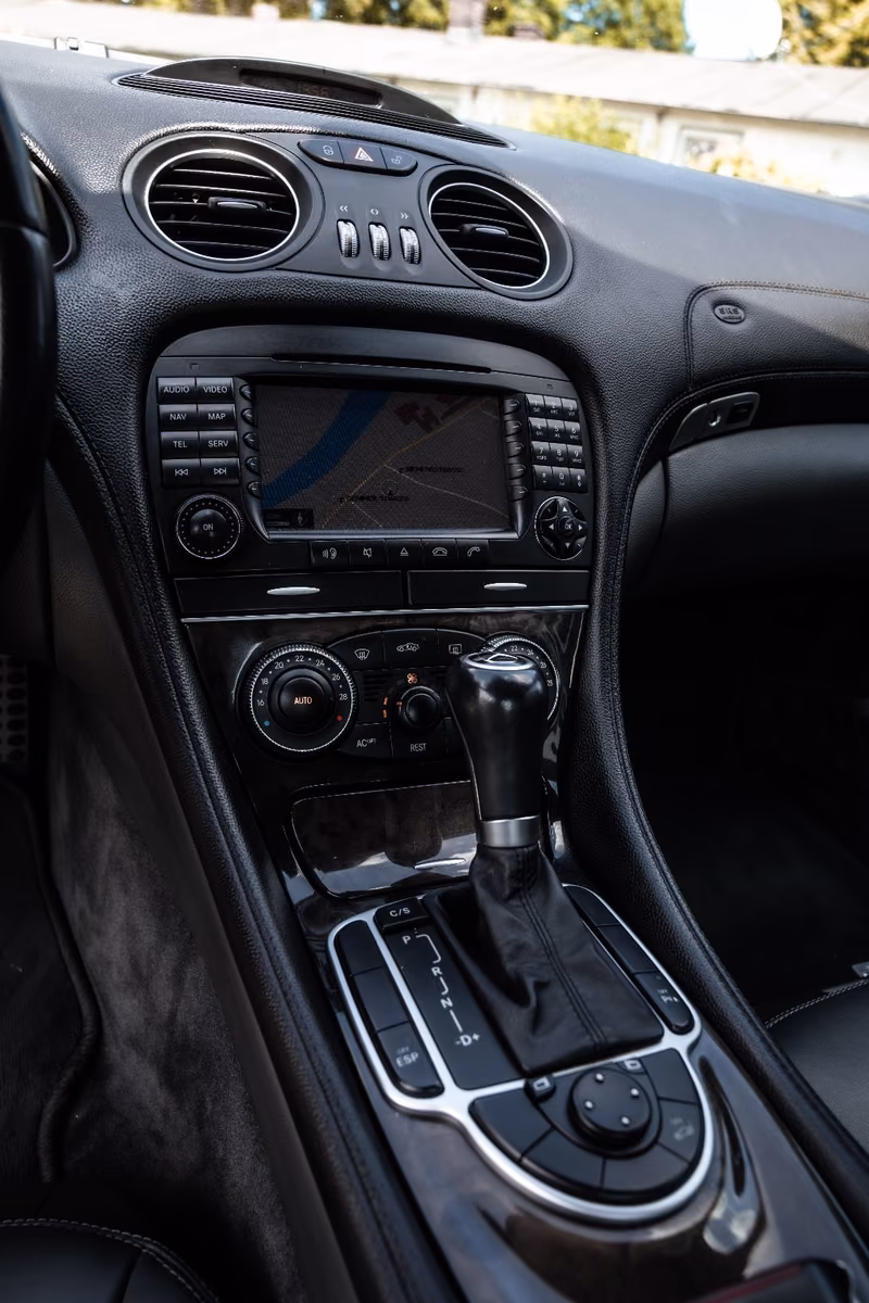 Mercedes-Benz SL 350 3.7 V6 245 ch BVA / Cuir / Bi-Xénon / Sièges chauffants / Jantes 20" AMG