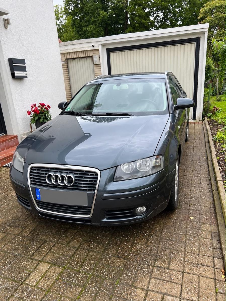 Audi A3 2005 — rear view