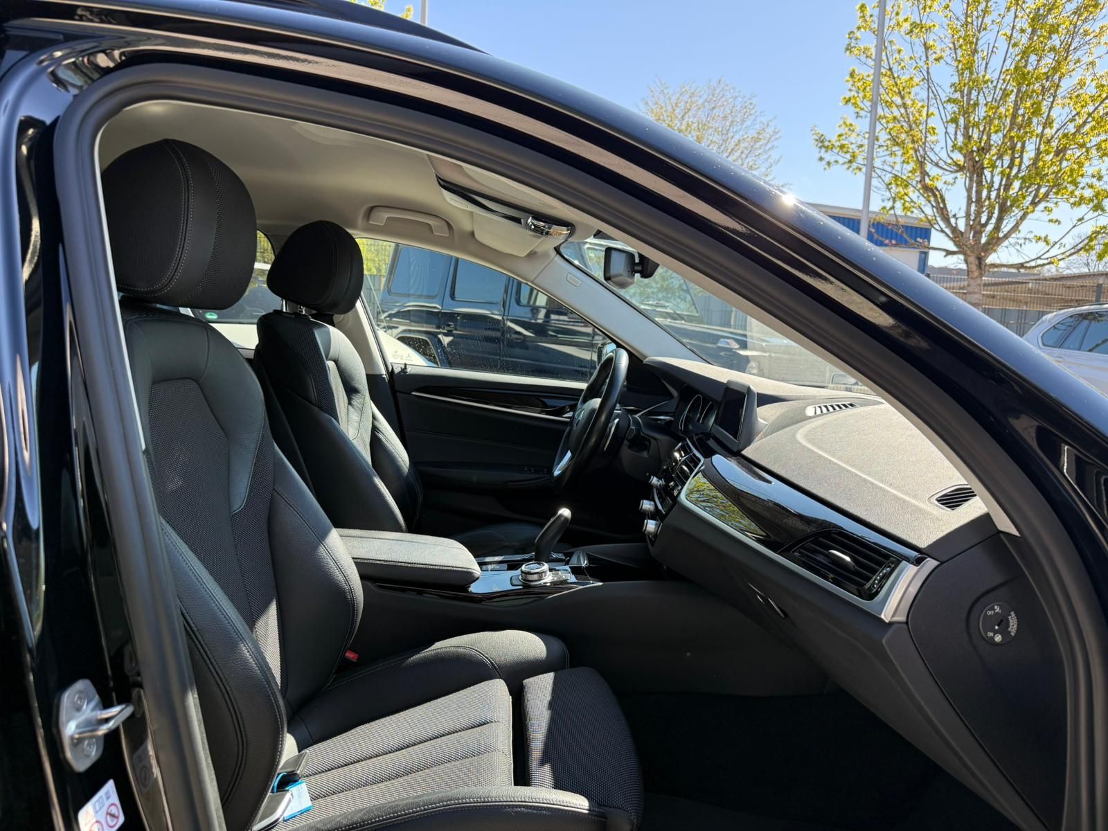 BMW 530 530 i Touring Sport Line**LED Scheinwerfer*AHK*, Ansicht 17