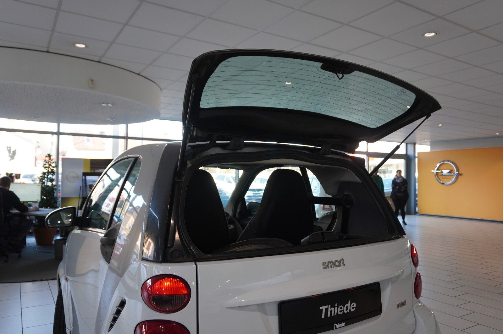 Fahrzeugabbildung Smart ForTwo 1.0 COUPE PASSION AUTOM. KLIMA/PANO/RADIO