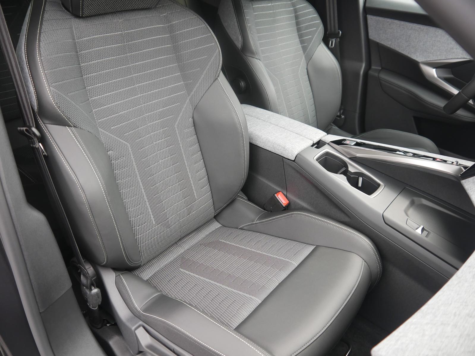 Peugeot 3008 GT 1.2 Hybrid 145 Aut. Matrix ACC Navi Kame