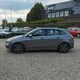 Mercedes-Benz B 220 4MATIC DCT.Auto.Klima.Navi.Kamera.SHZ.AHK. - mit Benzin-Antrieb: Allradantrieb, Kleinbus