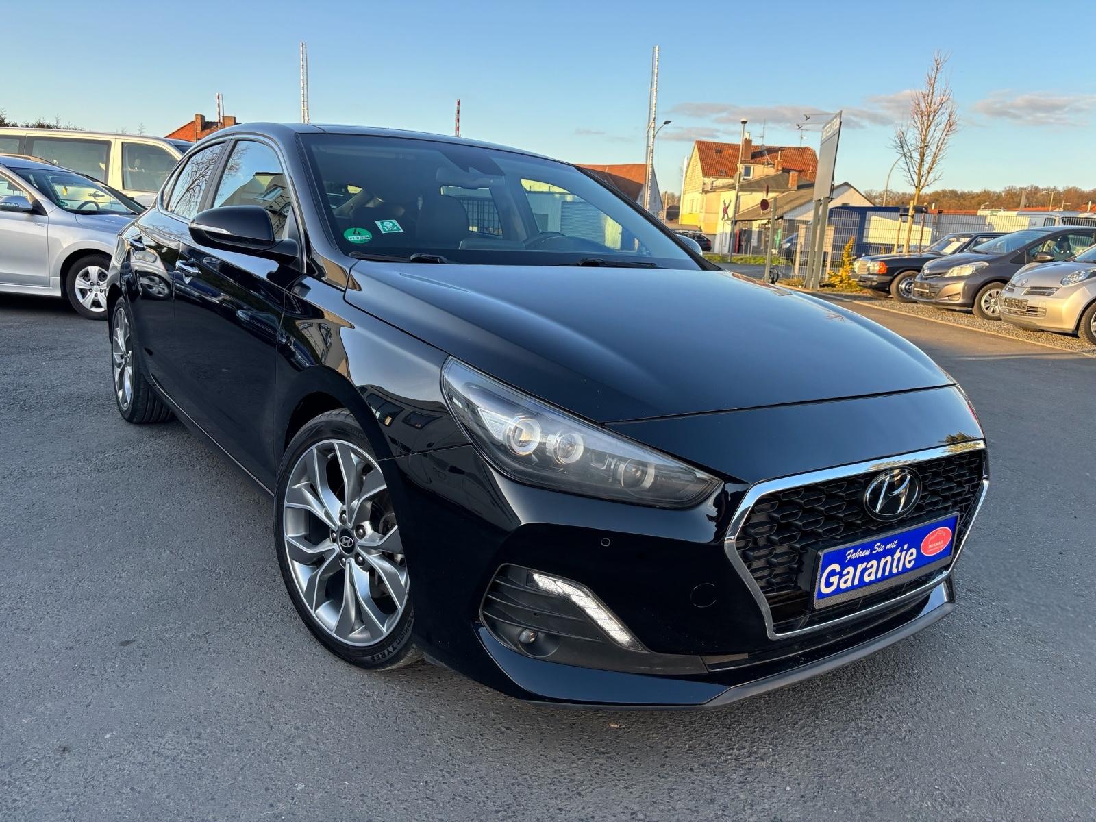 Hyundai i30 Fastback Premium*Leder*Kamera*Nav*vollaustat