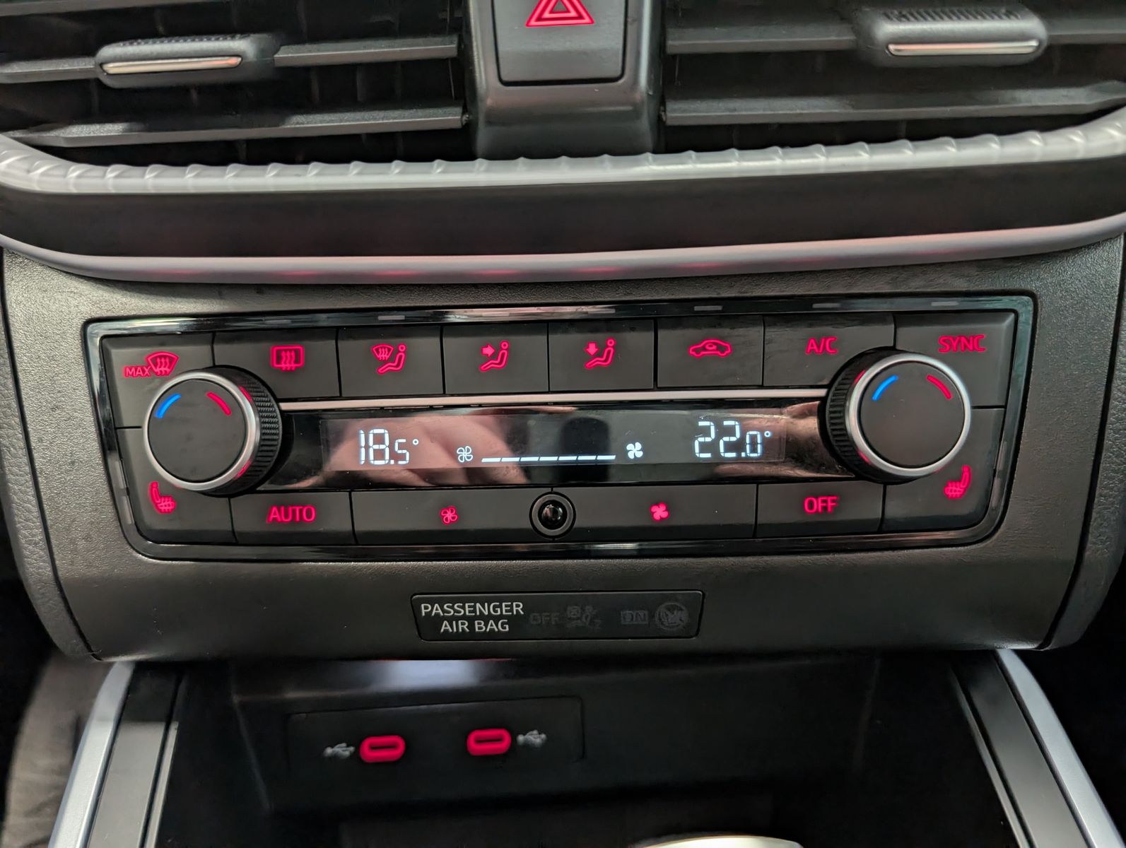 Fahrzeugabbildung SEAT Arona 1.5 TSI DSG FR LED ACC Cam Dinamica AHK 18