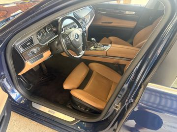 BMW 740 - 8