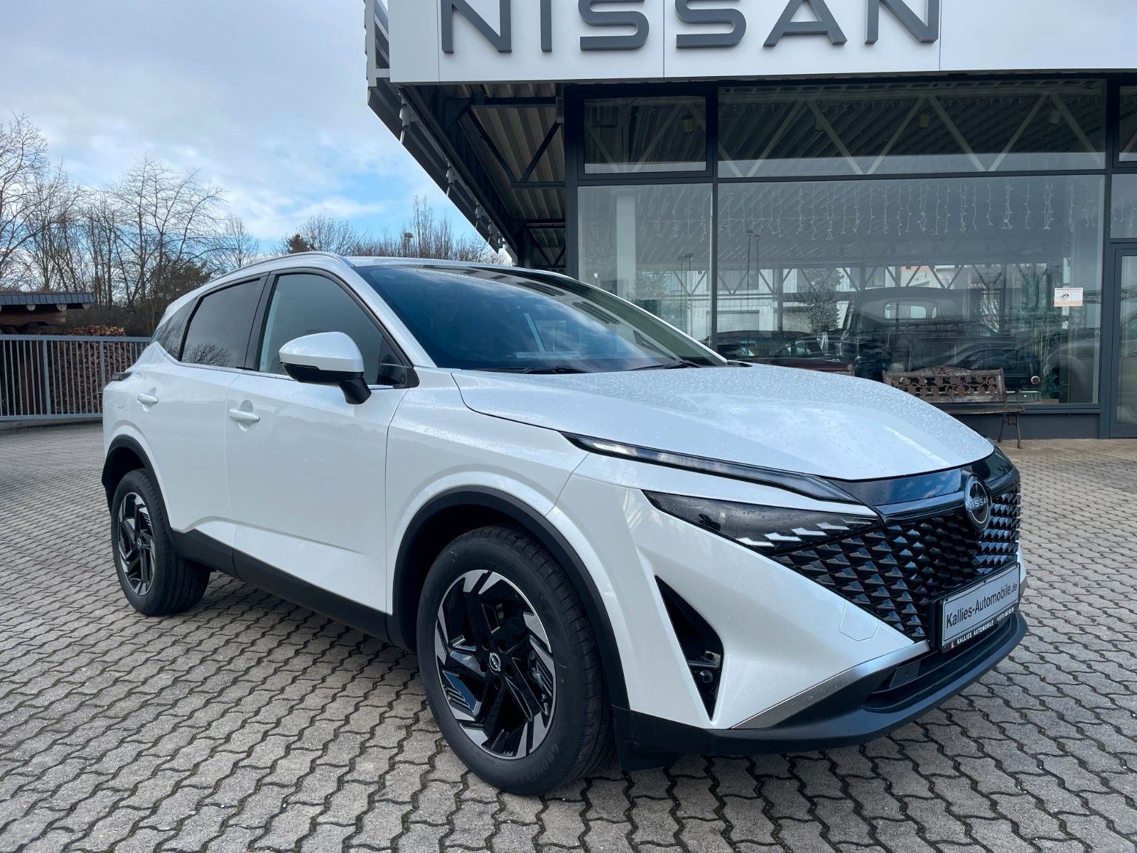 Fahrzeugabbildung Nissan Qashqai 1.3 DIG-T MHEV AT N-Connecta WINTERPAKET