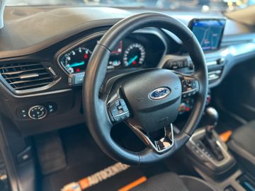 Ford Focus *1.HAND*19%*LED*LKHZ*SPORT*CARPLAY*TEMPO