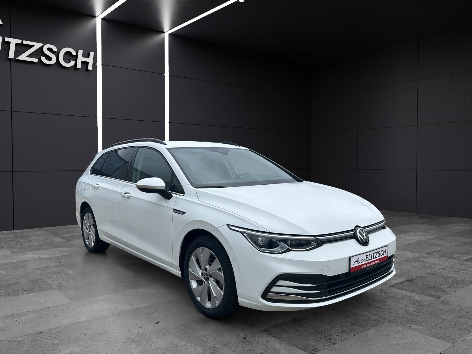 Fahrzeugabbildung Volkswagen Golf VIII Variant Style eTSI DSG LED+ ACC SH LRH