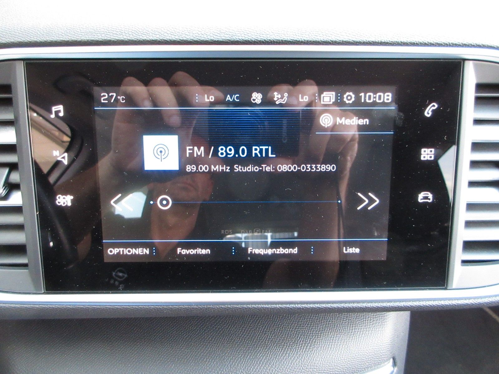 Fahrzeugabbildung Peugeot 308 Allure 1.2T LED/NAVI/R´CAM/PDC/VIRTUAL