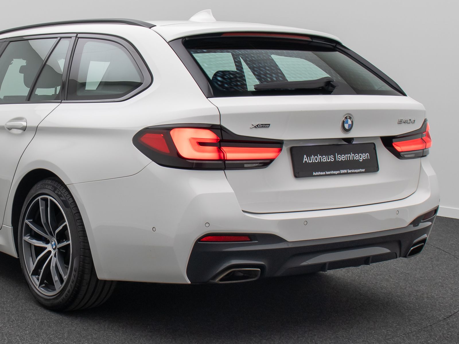 Fahrzeugabbildung BMW 540d xD M Sport Alarm AHK Kamera DAB Parkassist