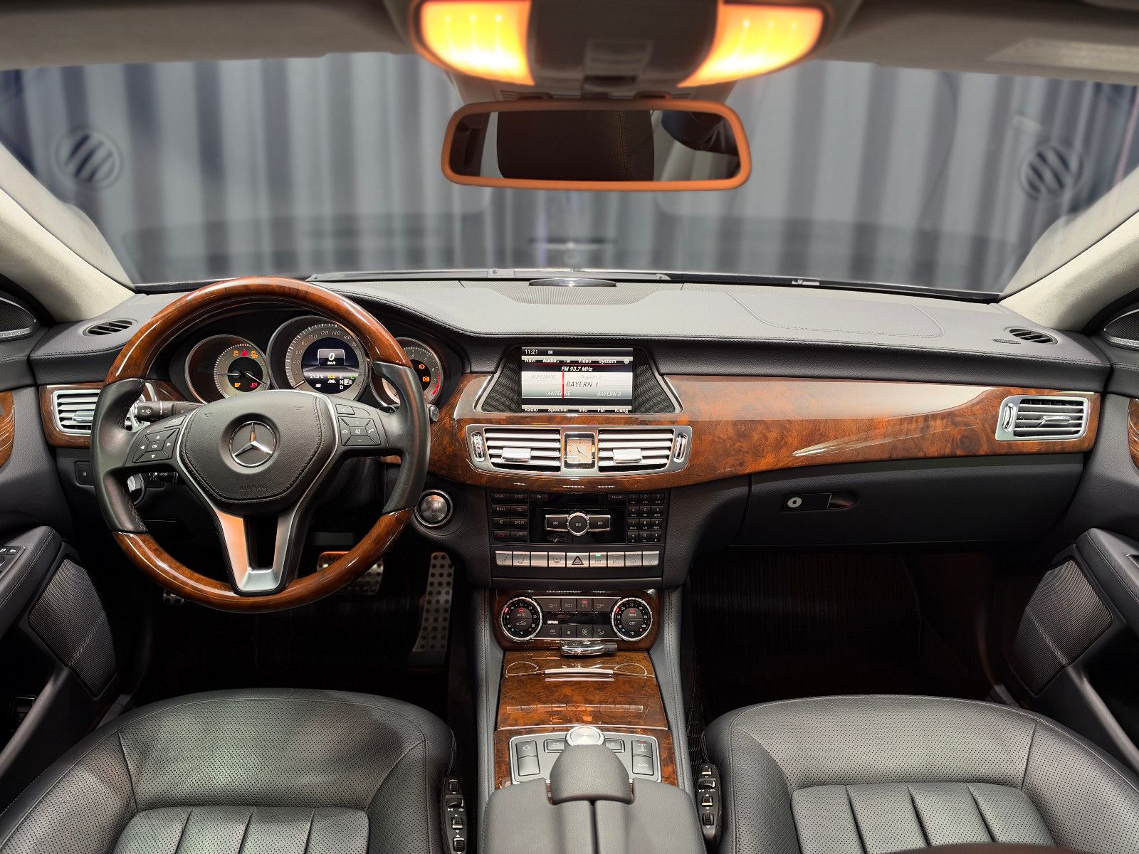 Fahrzeugabbildung Mercedes-Benz CLS 500 |AMG-LINE|H/K|PANO|AIR-MATIC|DE-FZG