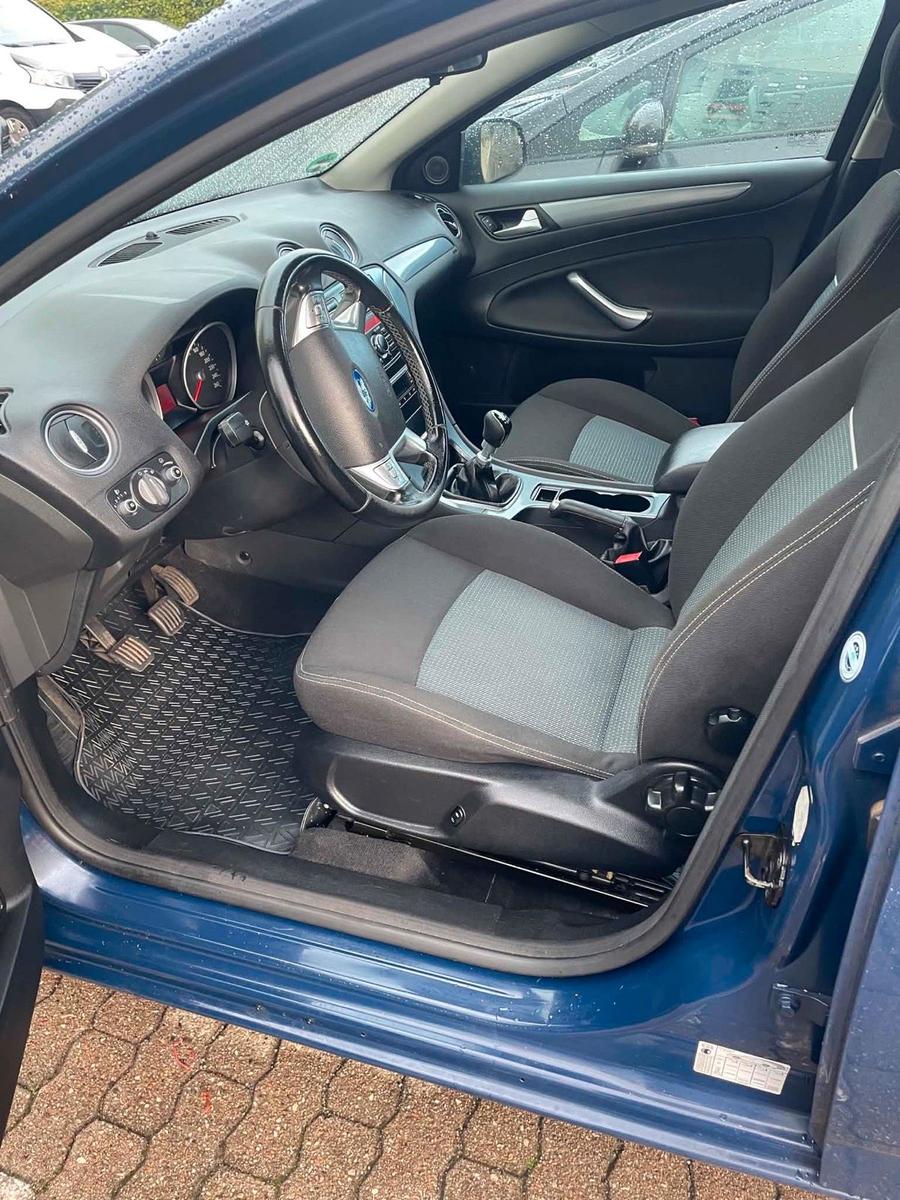 Ford Mondeo 2010 — photo 8