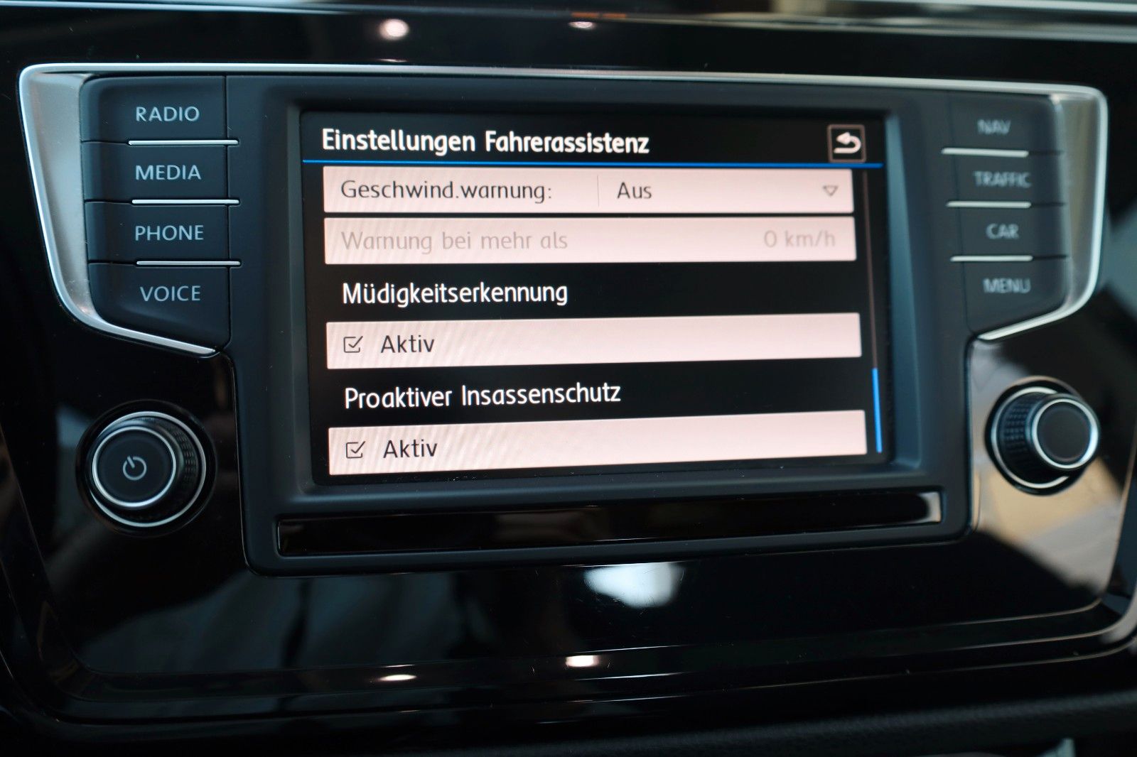Fahrzeugabbildung Volkswagen Touran R Line Alcantara,Navi,LED,Panorama,Kamera