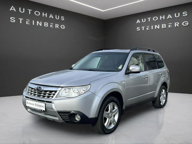 Subaru Forester AUTOMATIK+LEDER+PANO+SHZ+TEMPOMAT+PDC