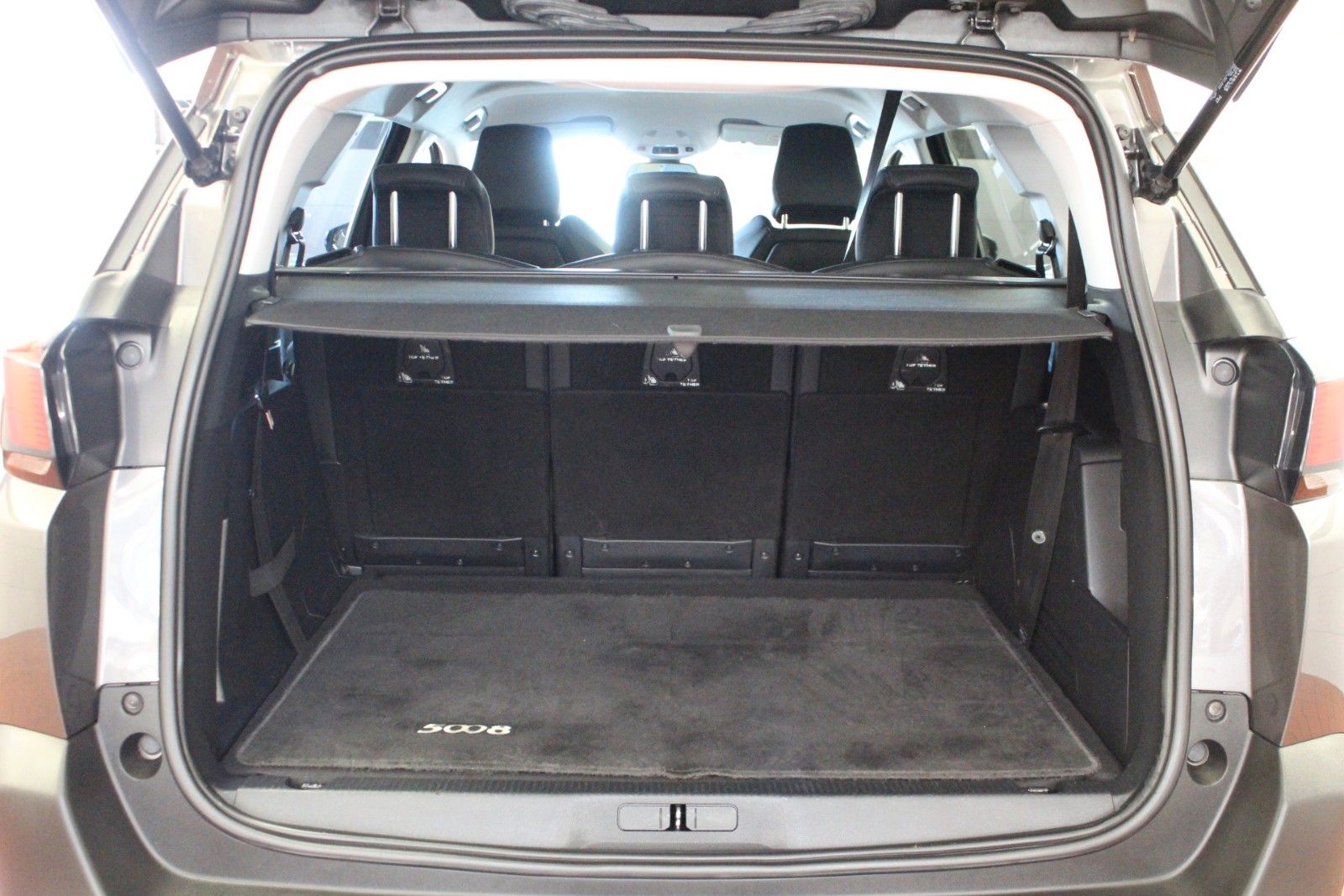 Fahrzeugabbildung Peugeot 5008 Allure 2.0 Blue HDi 150  7 Sitzer