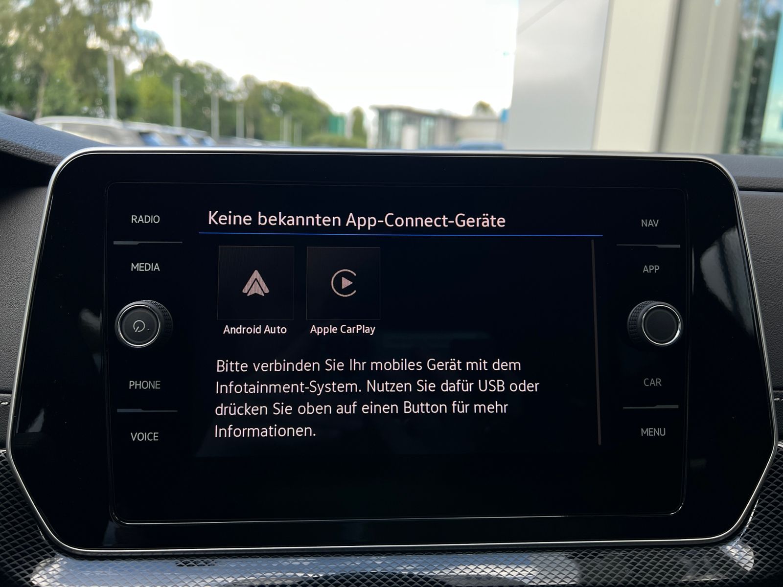 Fahrzeugabbildung Volkswagen T-Cross R-Line 1.5 TSI DSG *AHK,IQ.LIGHT,ACC,App