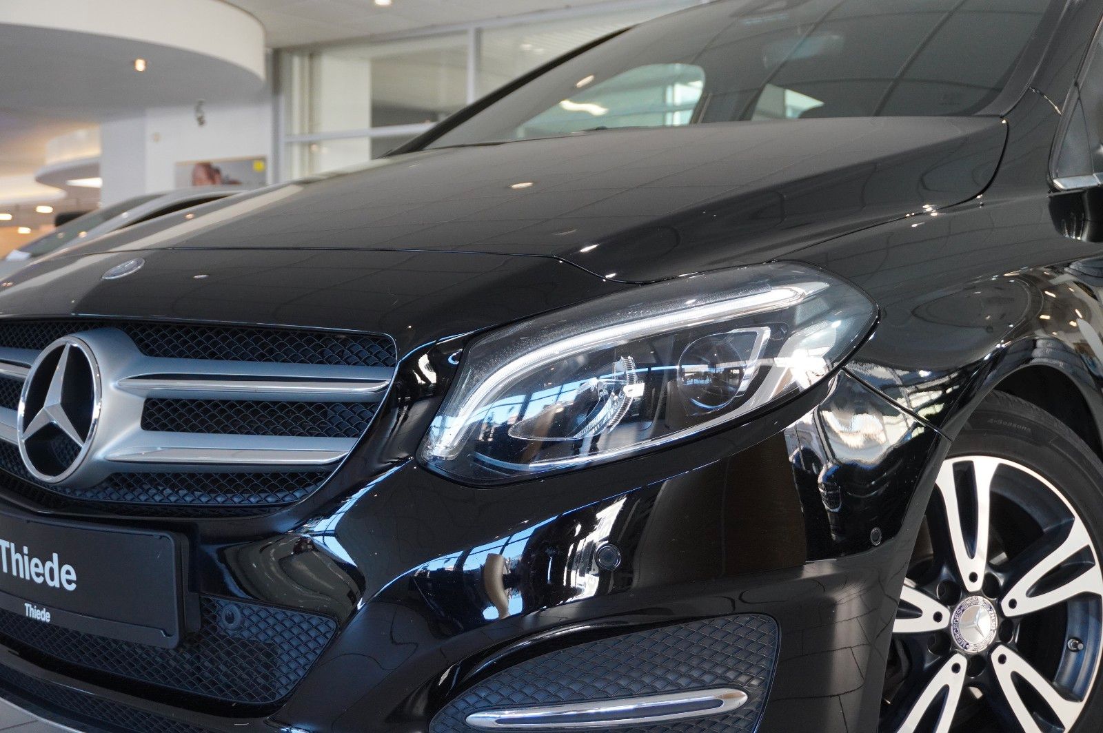 Fahrzeugabbildung Mercedes-Benz B 180 CDI STYLE NAVI/LED/KAMERA/SHZ/TEMP./PDC