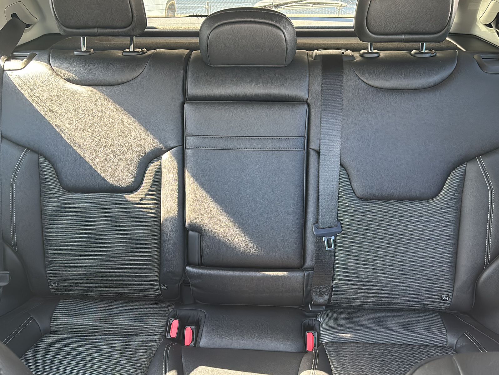 Fahrzeugabbildung Jeep Compass 1.3 T4 Plug-In Hybrid Limited 4xe 140kW