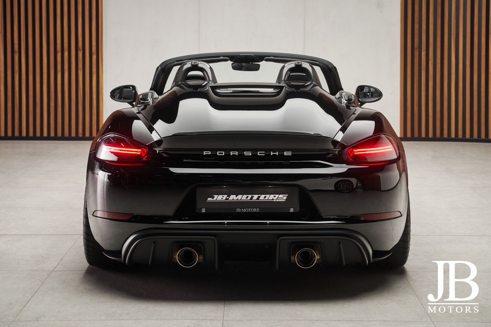 Fahrzeugabbildung Porsche Spyder RS Weissach PCCB Lift Magnesium Chrono